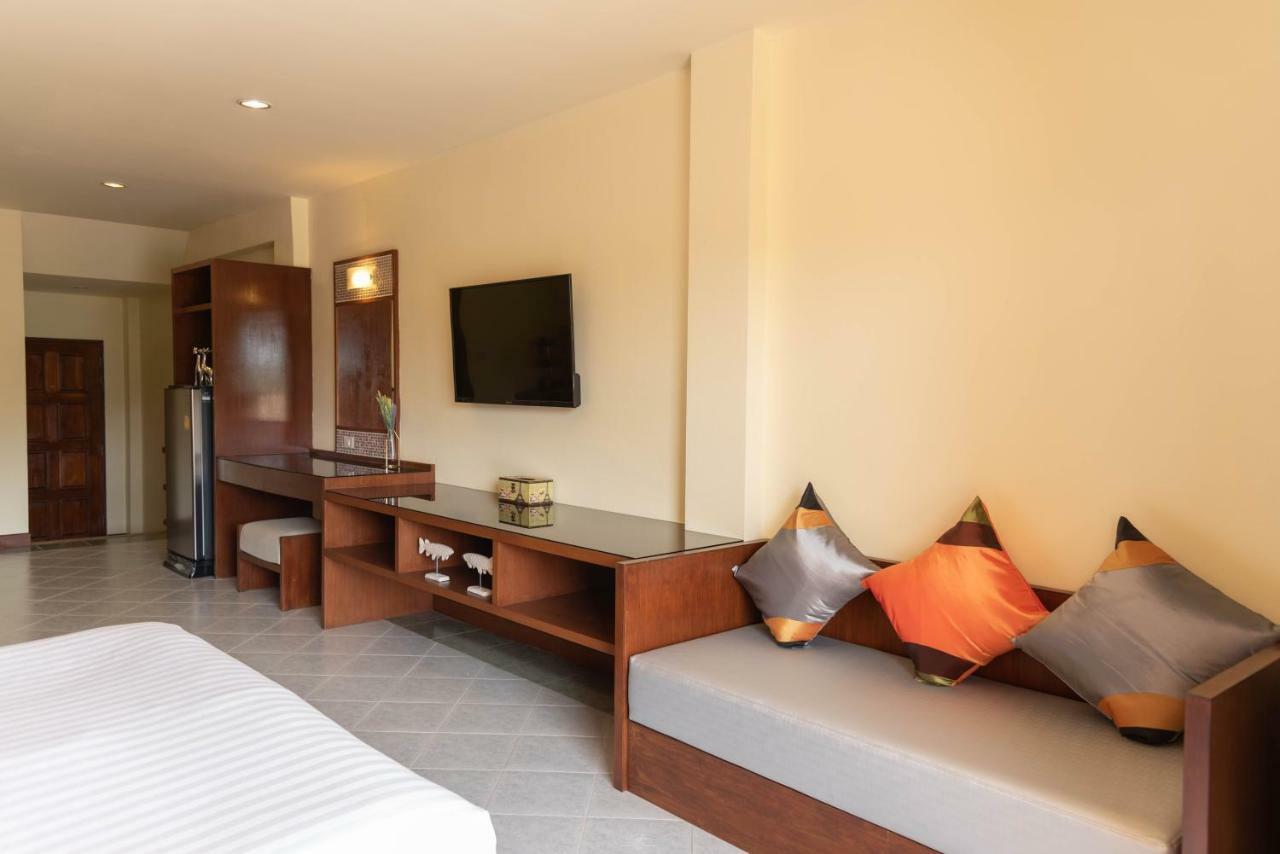 Park 38 Hotel - SHA Plus Phuket Exterior foto